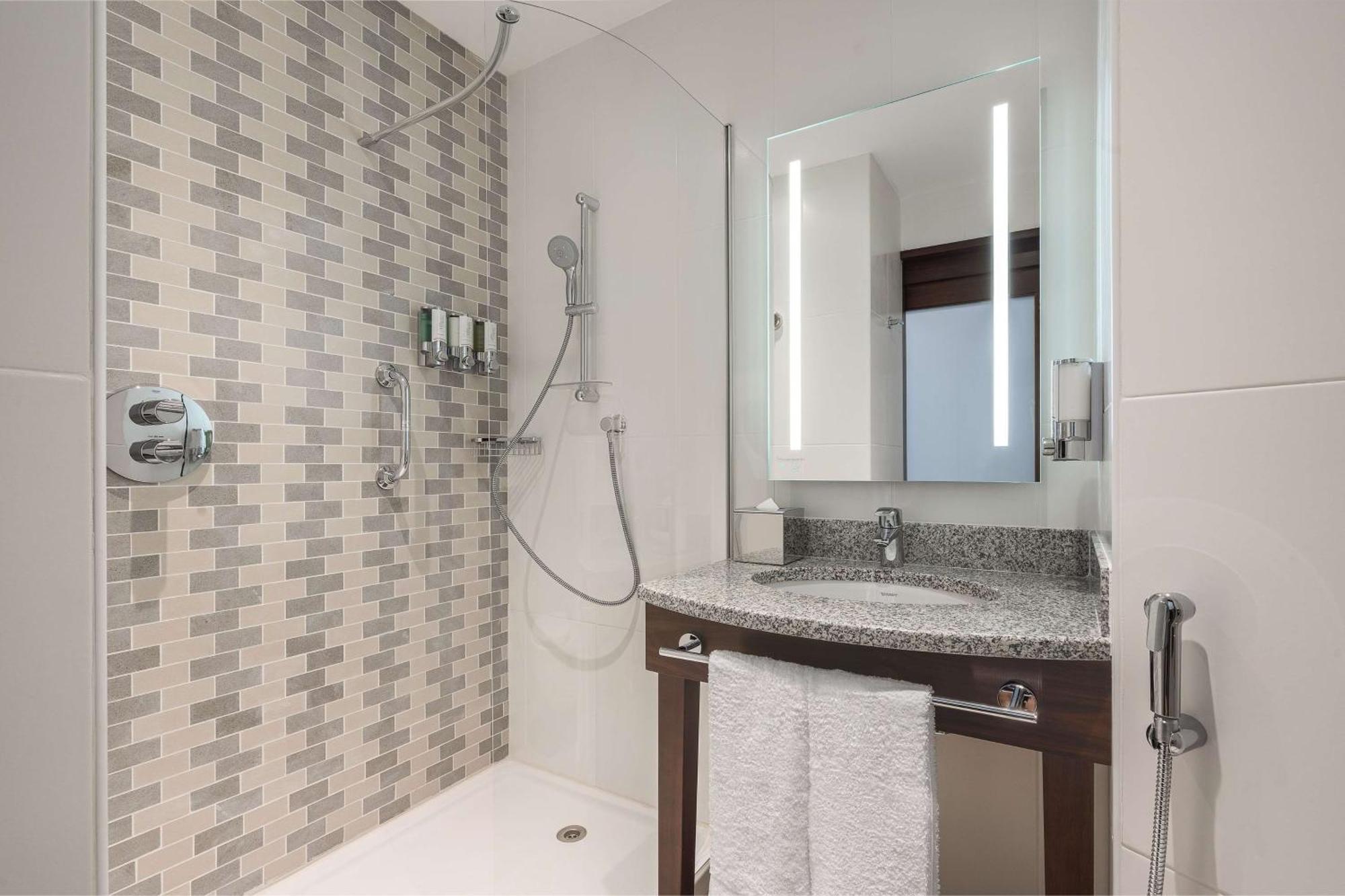 Hampton By Hilton Dubai Al Barsha Hotel Eksteriør billede